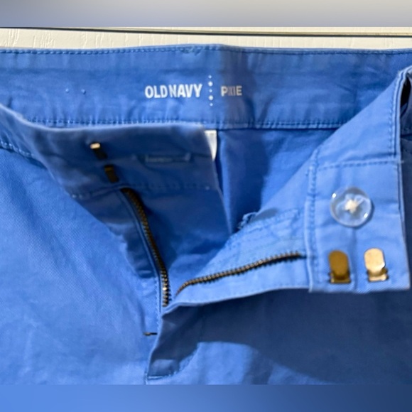 Old Navy Blue Denim Periwinkle Shorts Women's Size 14 - Picture 2 of 3